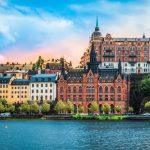 Prediction Markets Signal April Chaos as Crypto Market Braces for Impact